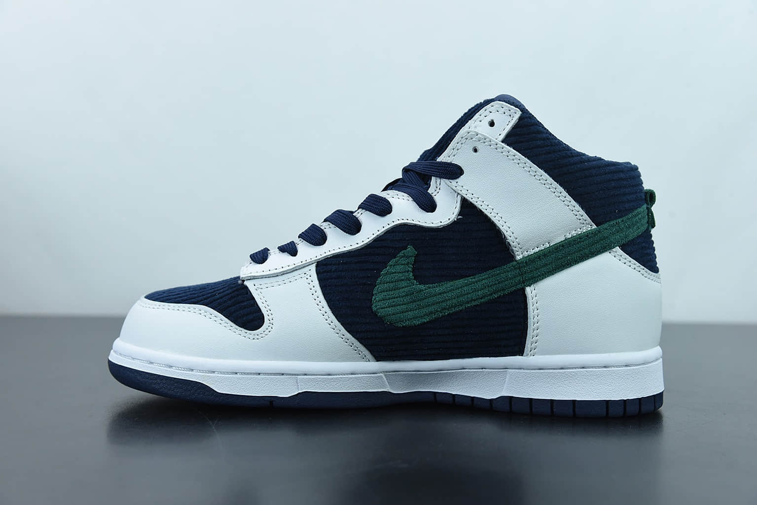 耐克 Nike Dunk High Sports Specialties 海军蓝 灯芯绒高帮休闲板鞋纯原版本 货号：DH0953-400