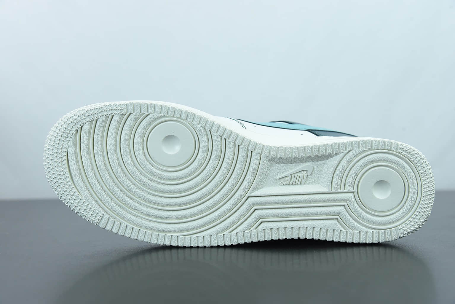 耐克 Nike Air Force 1'07 Low 湖水绿配色空军一号低帮休闲板鞋纯原版本 货号:LT0226-301