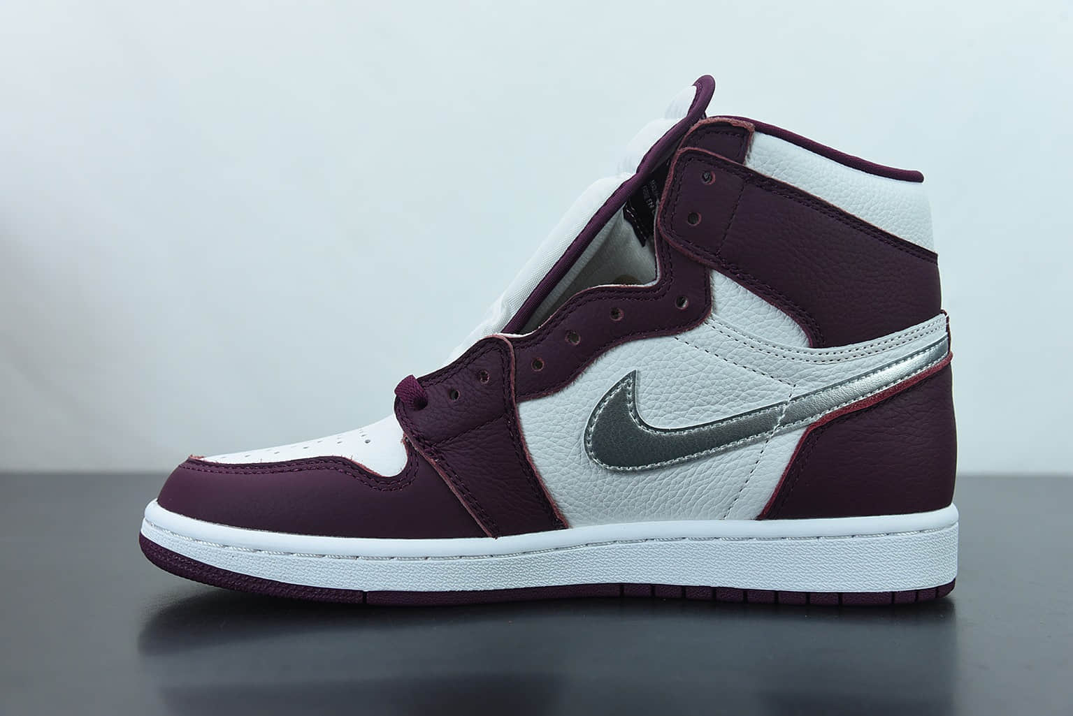 乔丹Air Jordan 1  Bordeaux  波尔多酒红高帮文化篮球鞋纯原版本 货号：555088-611