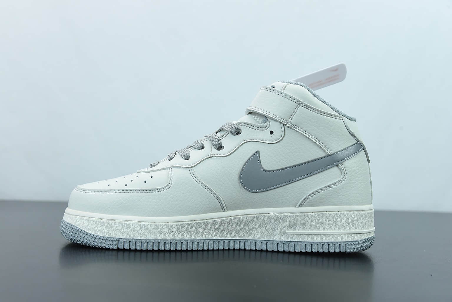 耐克 Nike Undefeated x NK Air Force 1 Mid夜魔侠空军一号中帮休闲板鞋纯原版本 货号:AO6617-306