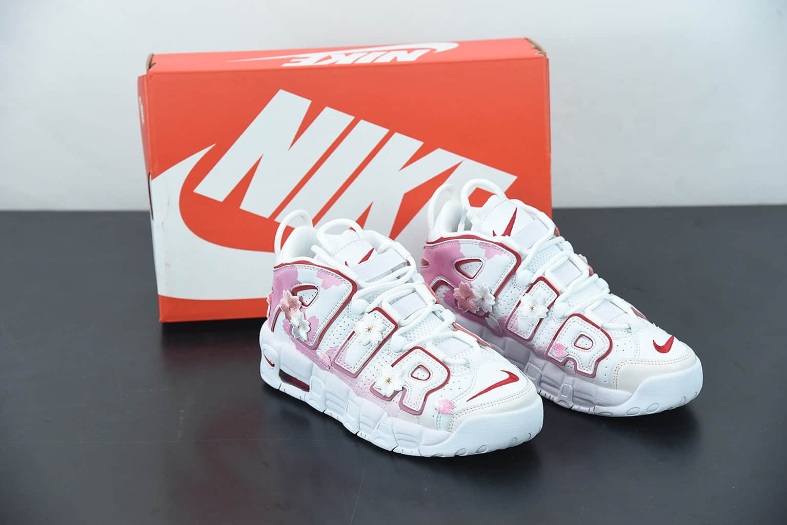 耐克 Nike Air More Uptempo'96 GSWhiteCherry blossoms皮蓬一代“白粉樱花花瓣文化篮球鞋纯原版本 货号:DJ5988-100