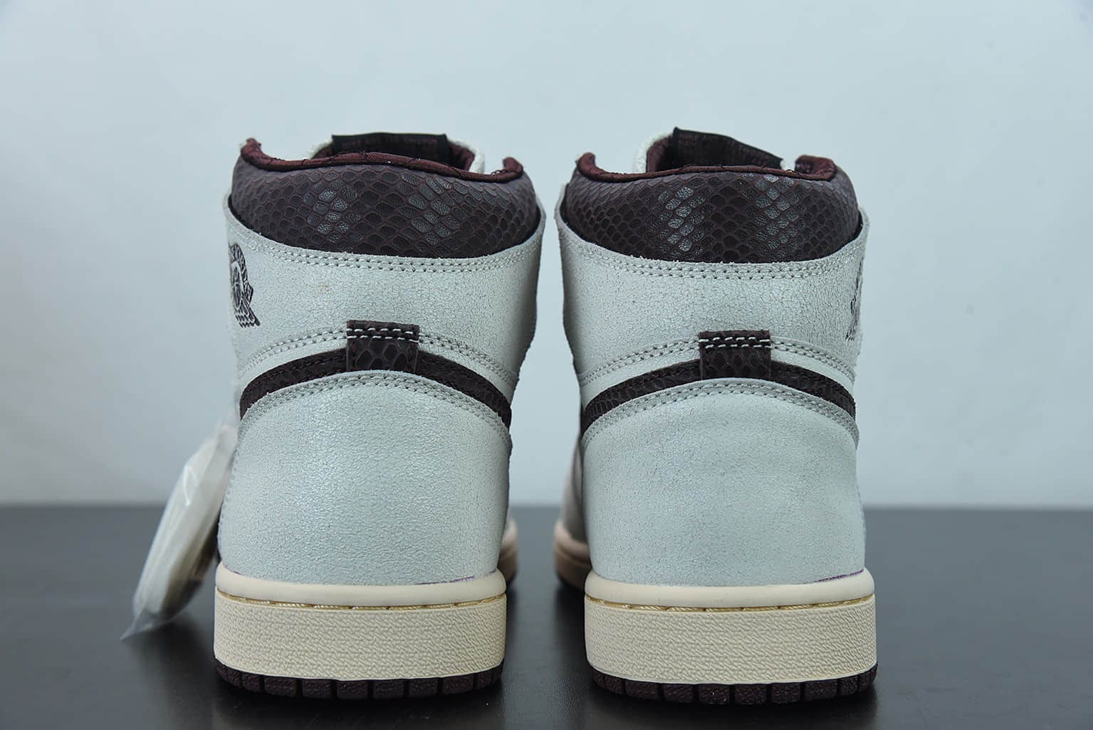乔丹Air Jordan Ma Maniére x Air Jordan 1灰棕蛇纹爆裂纹联名高帮男子文化板鞋纯原版本 货号：DO7097-100