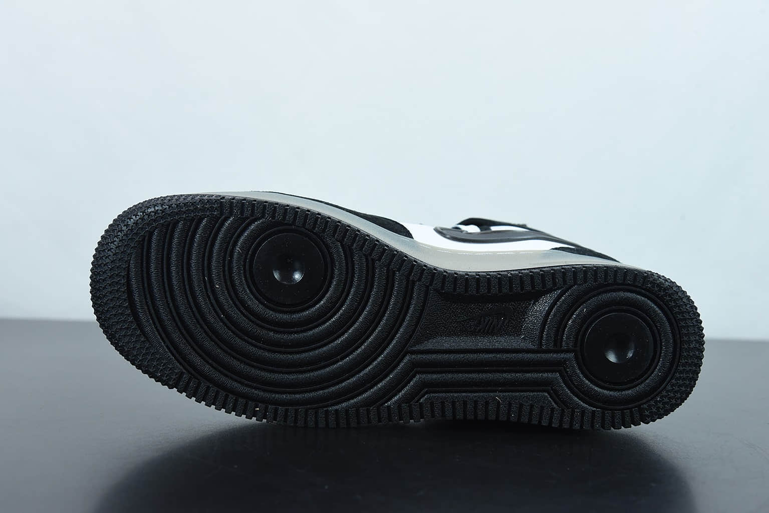 耐克 Nike Slam Jam x NIke Air Force 1'07 Mid黑白熊猫中帮生胶板鞋纯原版本 货号:BC9825-101