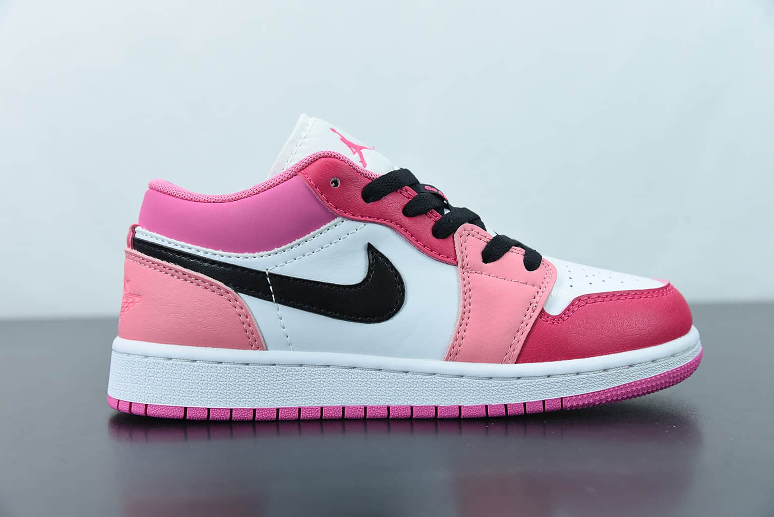 乔丹Air Jordan 1 Low 粉红拼接樱花粉低帮篮球鞋纯原版本 货号：553560-162