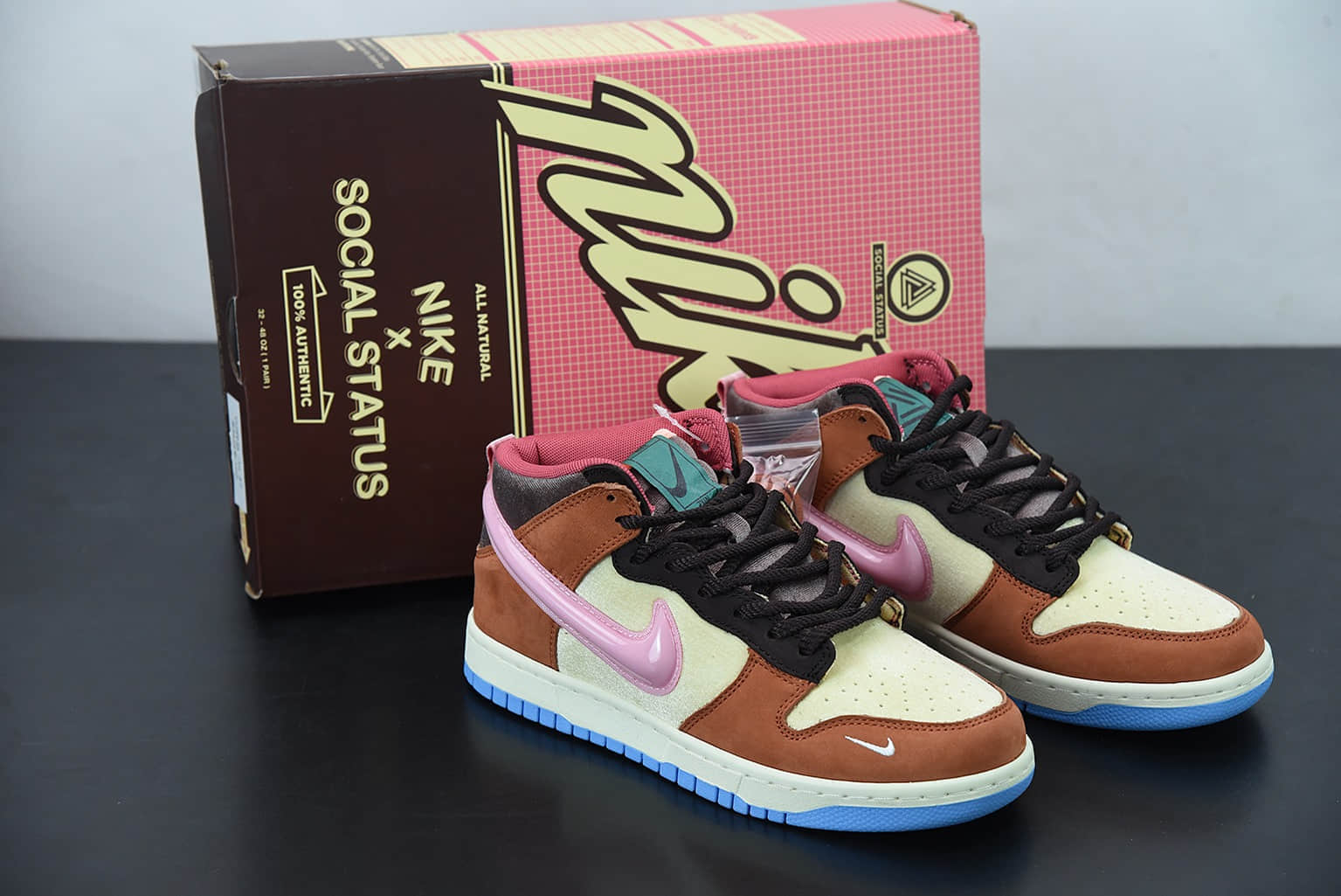 耐克 Nike Social Status x Nike SB Dunk Low Pro QS Chocolate Milk 美国潮流名所“巧克力牛奶果冻钩”休闲板鞋纯原版本 货号：DJ1173-700