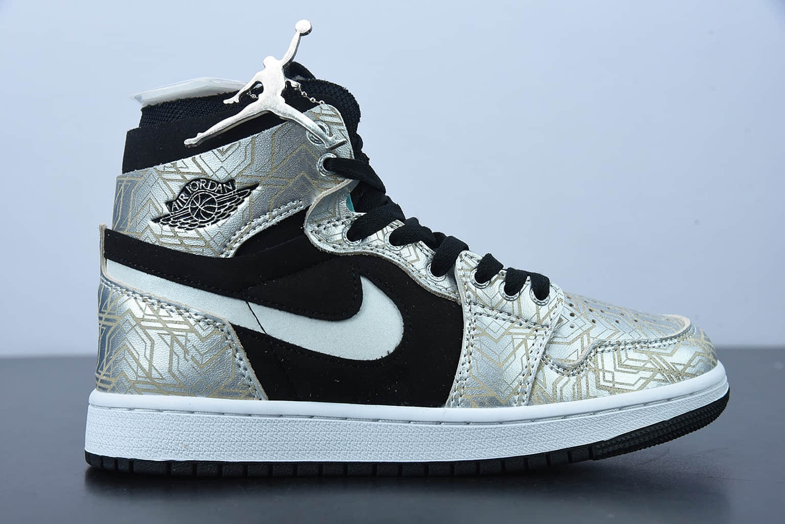 乔丹 Air Jordan 1 Zoom CMFT AJ1 黑白银电竞银拼色环保系列王子文同款黑金白勾篮球鞋纯原版本 货号：DQ0659-800