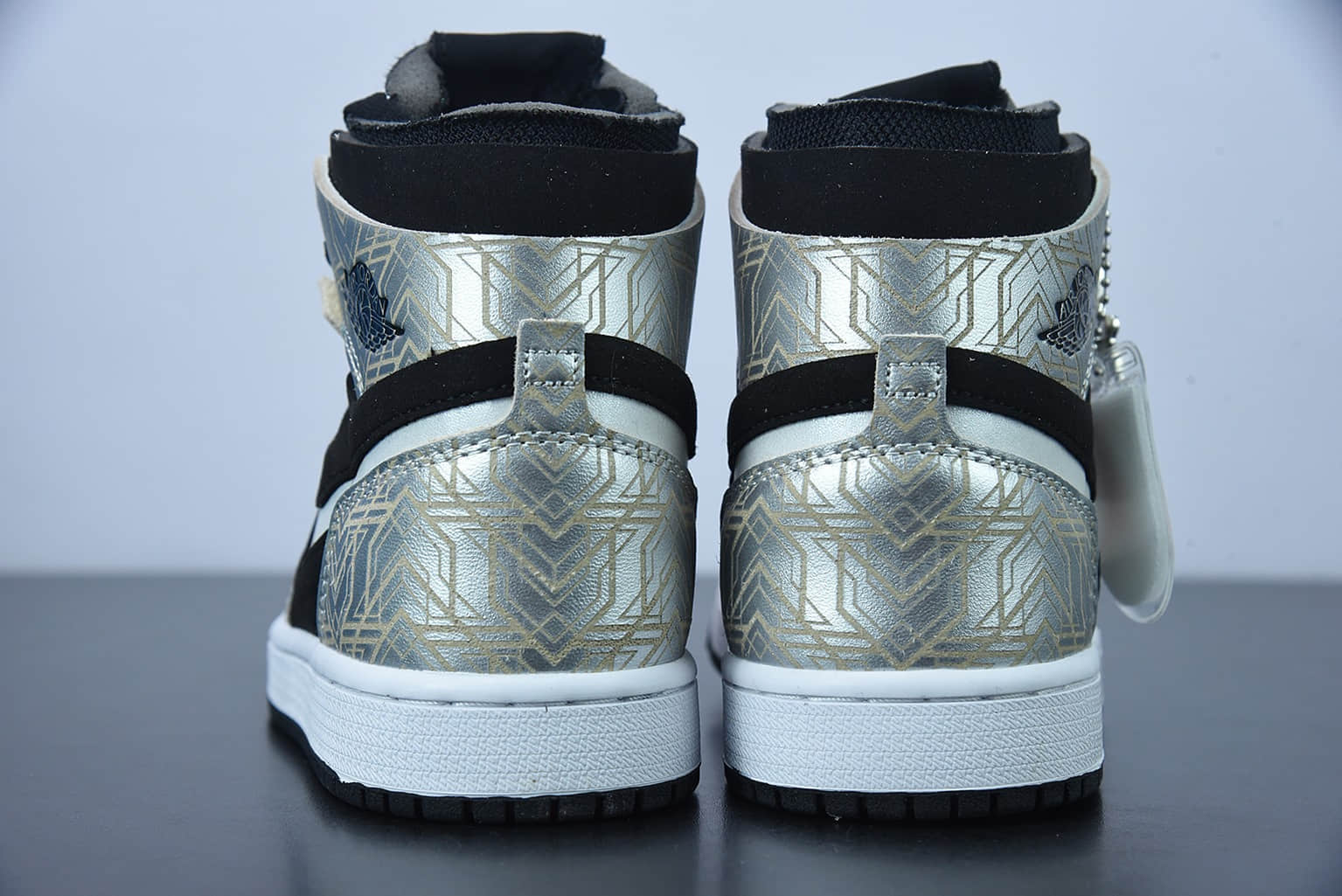 乔丹 Air Jordan 1 Zoom CMFT AJ1 黑白银电竞银拼色环保系列王子文同款黑金白勾篮球鞋纯原版本 货号：DQ0659-800