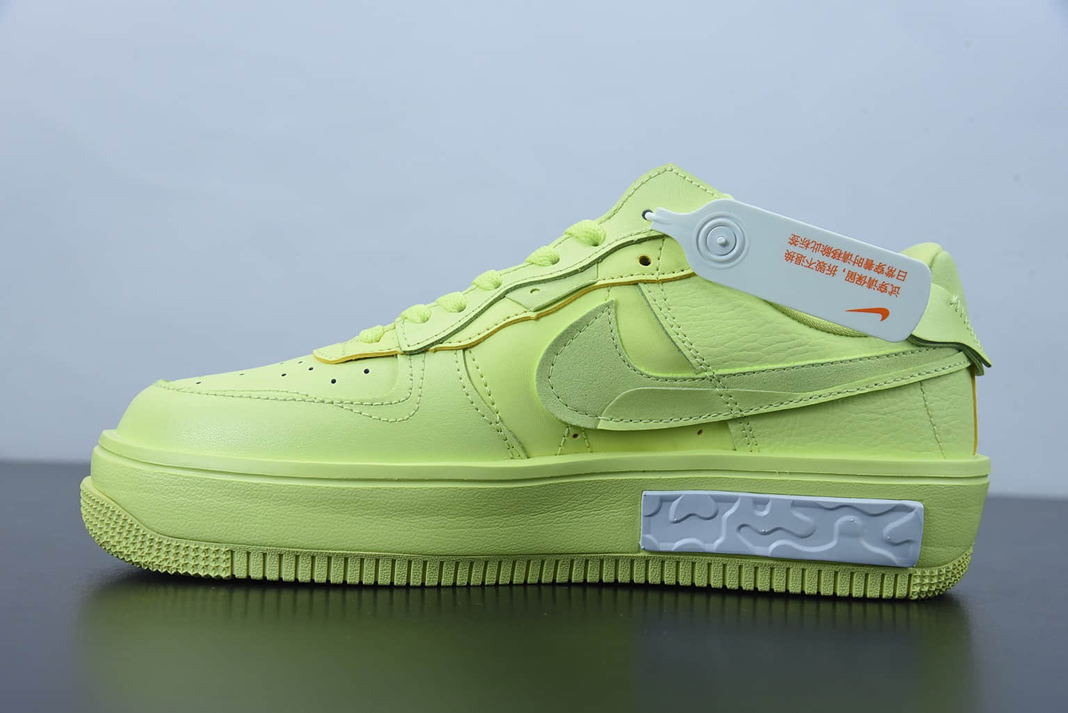 耐克 Nike Wmns AF 1 FontankaYellow Strike空军一号皮革荧光黄白错位解构系列低帮轻量百搭休闲运动板鞋纯原版本 货号:DA7024-700