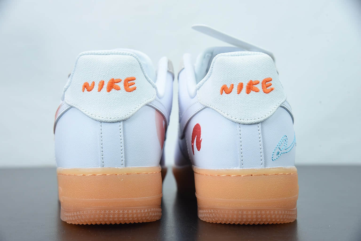 耐克 Nike Mayumi Yamase x Nk Flyleather AF1'07 Low 手绘涂鸦空军一号低帮休闲板鞋纯原版本 货号：DB3595-100