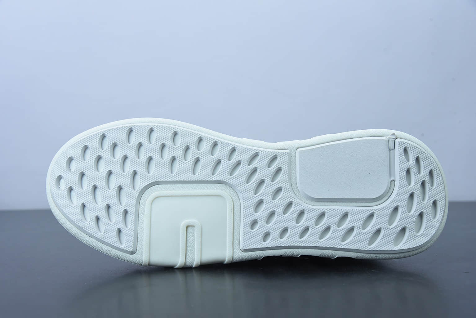 阿迪达斯Adidas EQT BASK ADV支撑者系列白黑色透气轻便复古慢跑鞋纯原版本 货号：BD7772