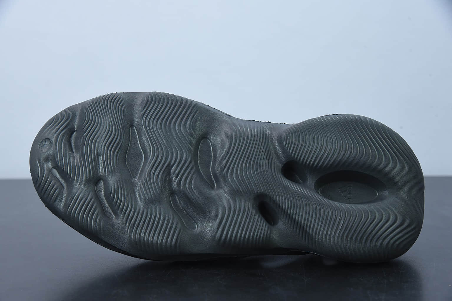 阿迪达斯 Adidas Yeezy Foam Runner Onyx 黑玛瑙椰子洞洞鞋纯原版本 货号：HP8739