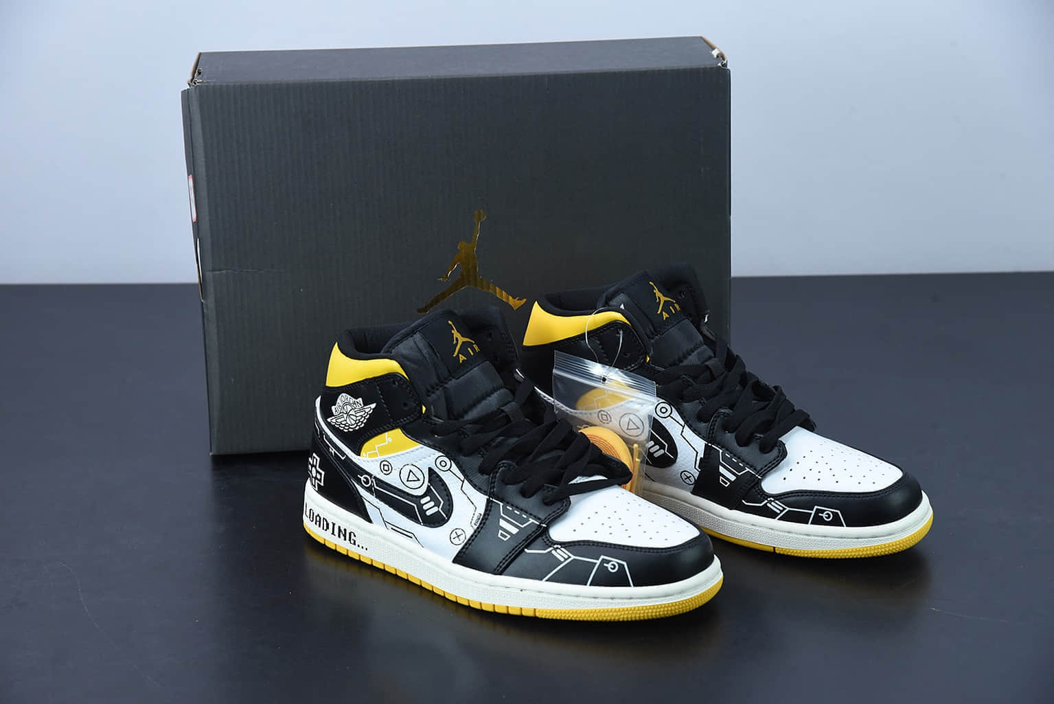 乔丹Air Jordan 1 Mid 电玩立体按键AJ1中帮休闲板鞋纯原版本 货号:CV5276-107