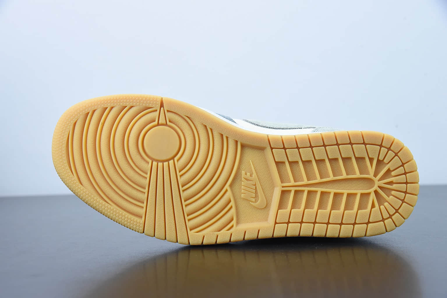 乔丹Air Jordan 1 Mid (GS)中帮奶油白米黄灰篮球鞋纯原版本 货号：DN4346-100