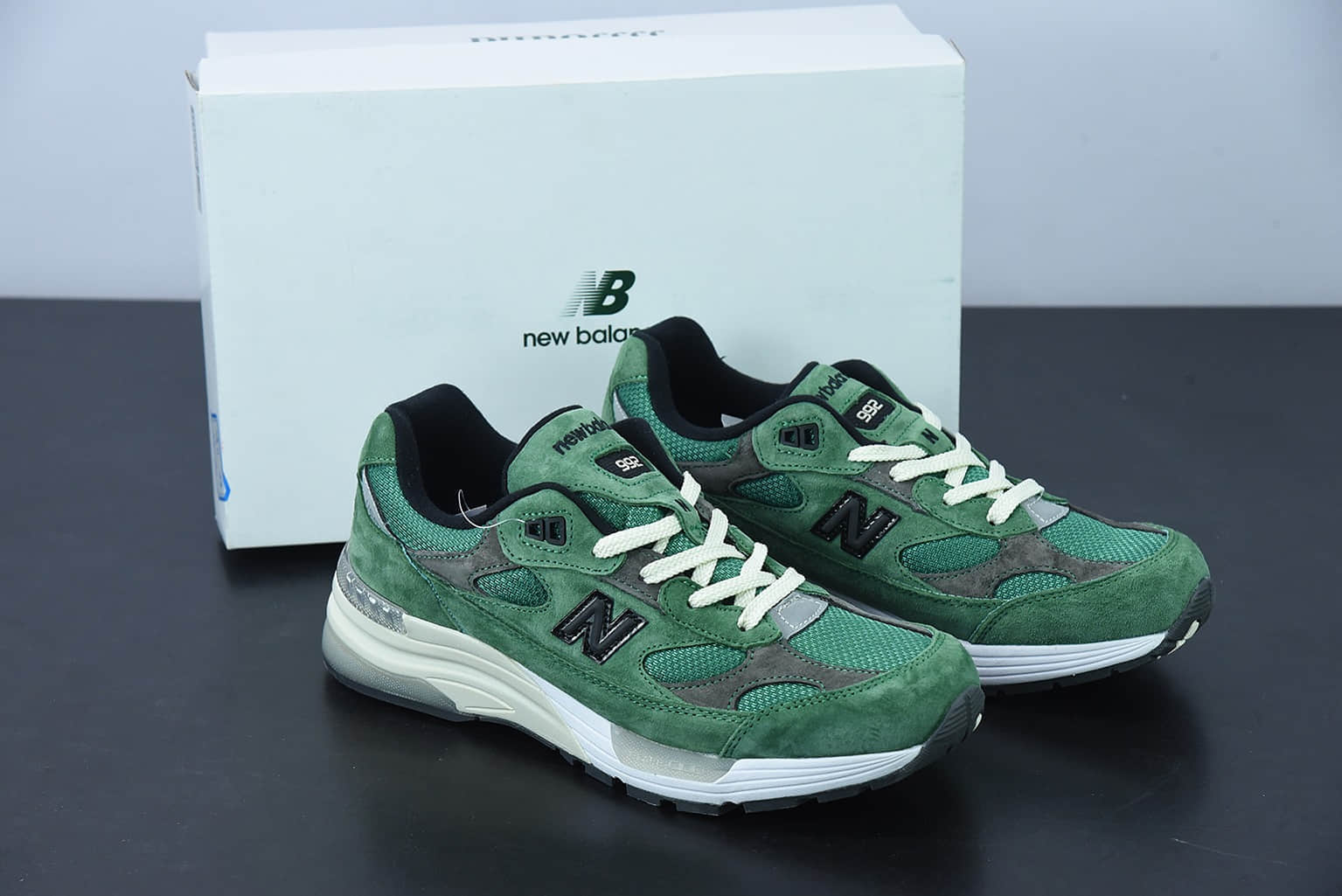 新百伦 New Balance Made in USA M992系列美产血统经典复古休闲运动百搭老爹跑步鞋纯原版本 货号：M992JJ