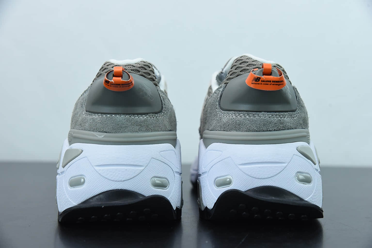 新百伦 New Balance Salehe Bembury x New Balance Yurt 灰色联名复古休闲跑步鞋纯原版本 货号:MS574YSC