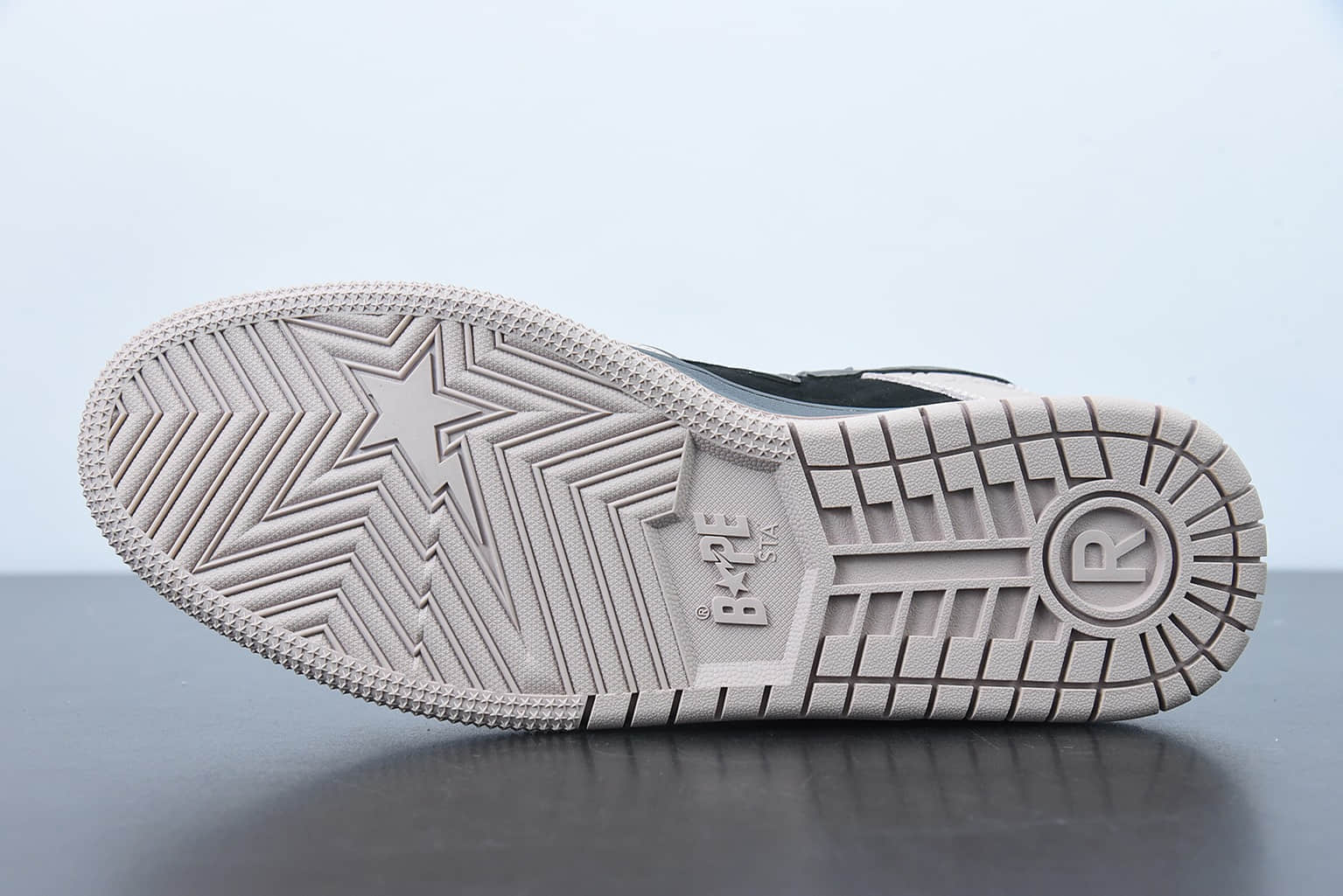 Human Made Bape Sta Sk8 To Nigo 潮流教父Nigo品牌灰黑粉色猿人头经典滑板百搭休闲运动板鞋纯原版本 货号： 1G801009I