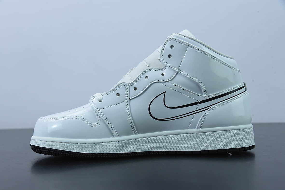 乔丹 Air Jordan 1 MID AJ1二次元涂鸦中帮篮球鞋纯原版本 货号：DQ1864-100
