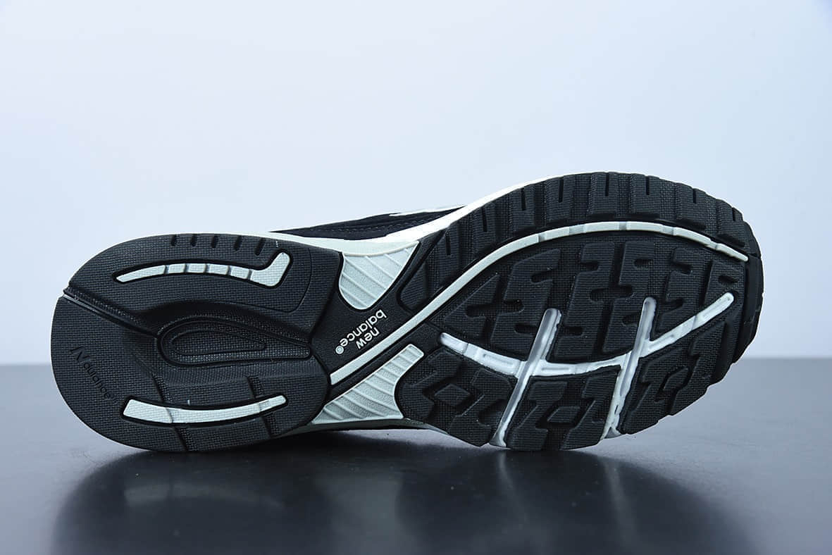 新百伦 New Balance NB Made In USA M993系列黑色美产血统经典复古休闲运动百搭老爹跑步鞋纯原版本 货号:MR993BK