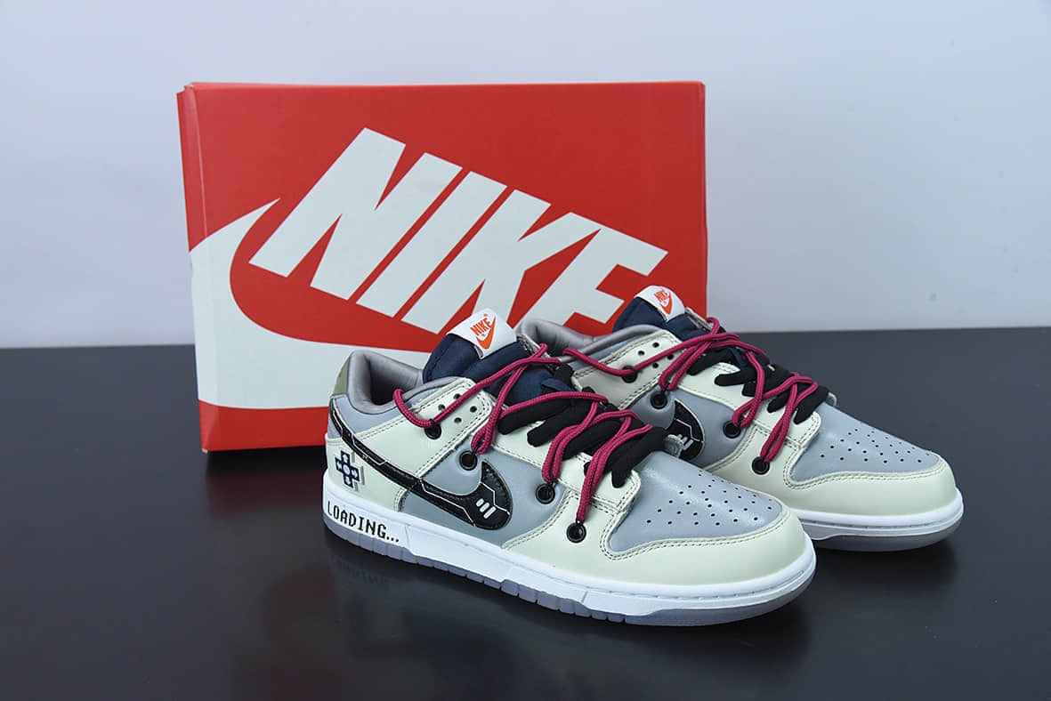 耐克Nike SB Dunk LowGame ConsoleLoading.奶白黑雾霾蓝游戏印花绑绳扣篮系列低帮休闲运动滑板板鞋纯原版本 货号：DD1768-400
