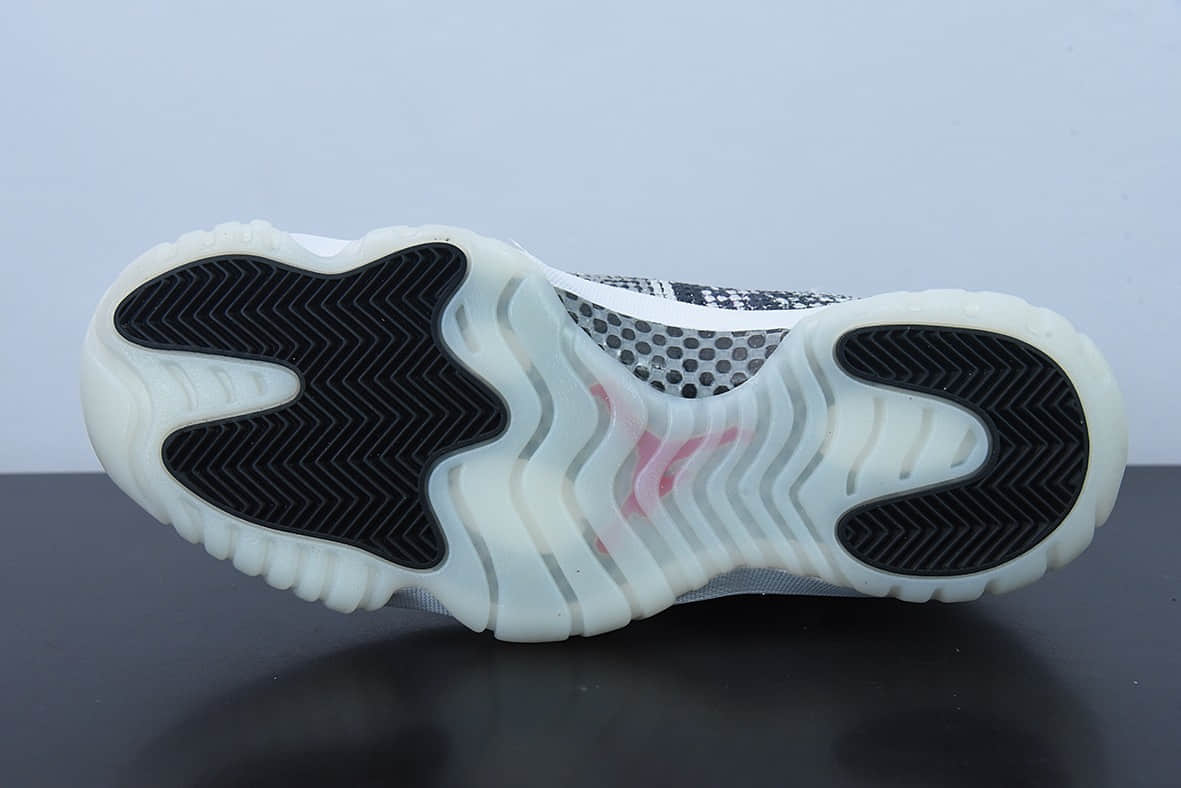 乔丹Air Jordan 11 Retro LowSnakeskin Light BoneAJ11骨白蛇爆裂纹低帮篮球鞋纯原版本 货号：CD6846-002