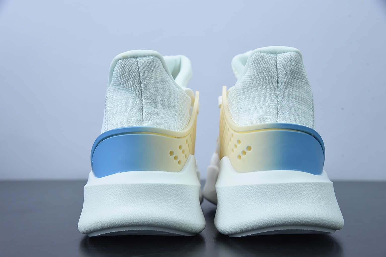 阿迪达斯Adidas EQT BASK ADV支撑者系列米白蓝粉透气轻便复古慢跑鞋纯原版本 货号：FZ0215