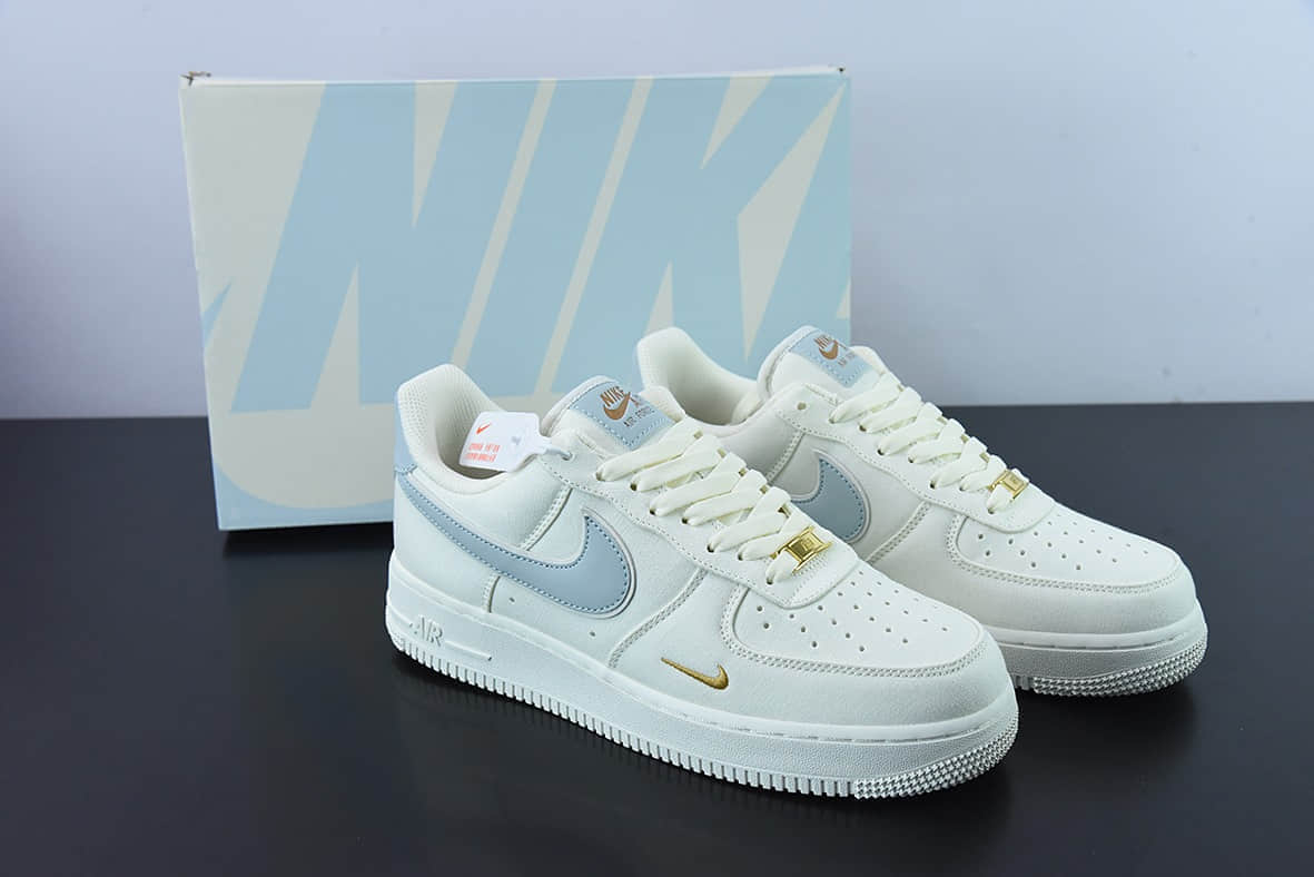 耐克Nike Air Force 1’07 Low QSSailLight BlueGold帆布米白浅蓝迷你双钩子空军一号经典低帮百搭休闲运动板鞋纯原版本 货号:MN5696-009