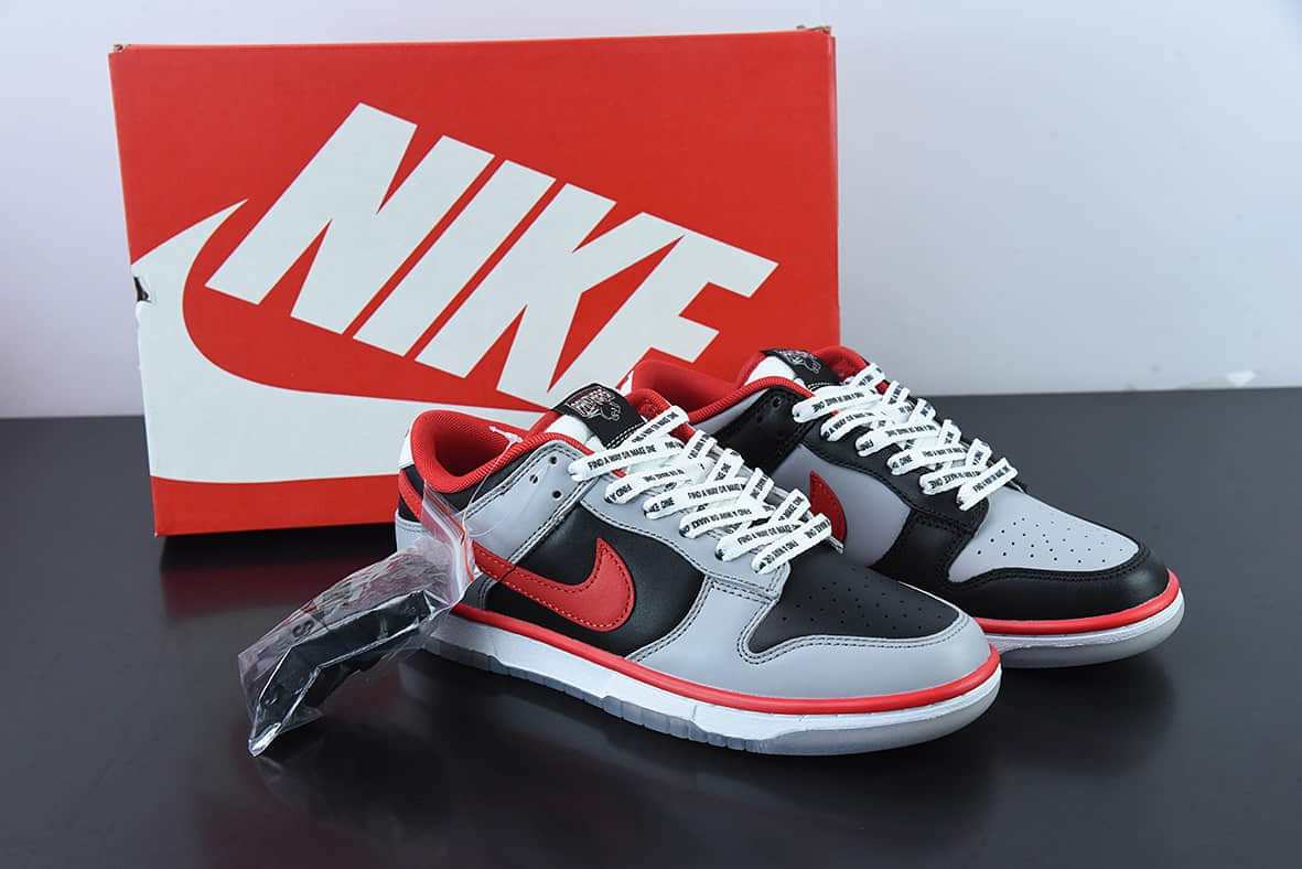 耐克Nike SB Dunk Low “CAU Athletics” 黑灰红克拉克亚克兰大学联名款低帮滑板鞋纯原版本 货号：DR6189-001