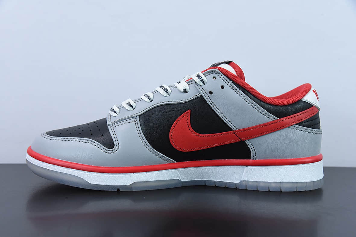 耐克Nike SB Dunk Low “CAU Athletics” 黑灰红克拉克亚克兰大学联名款低帮滑板鞋纯原版本 货号：DR6189-001