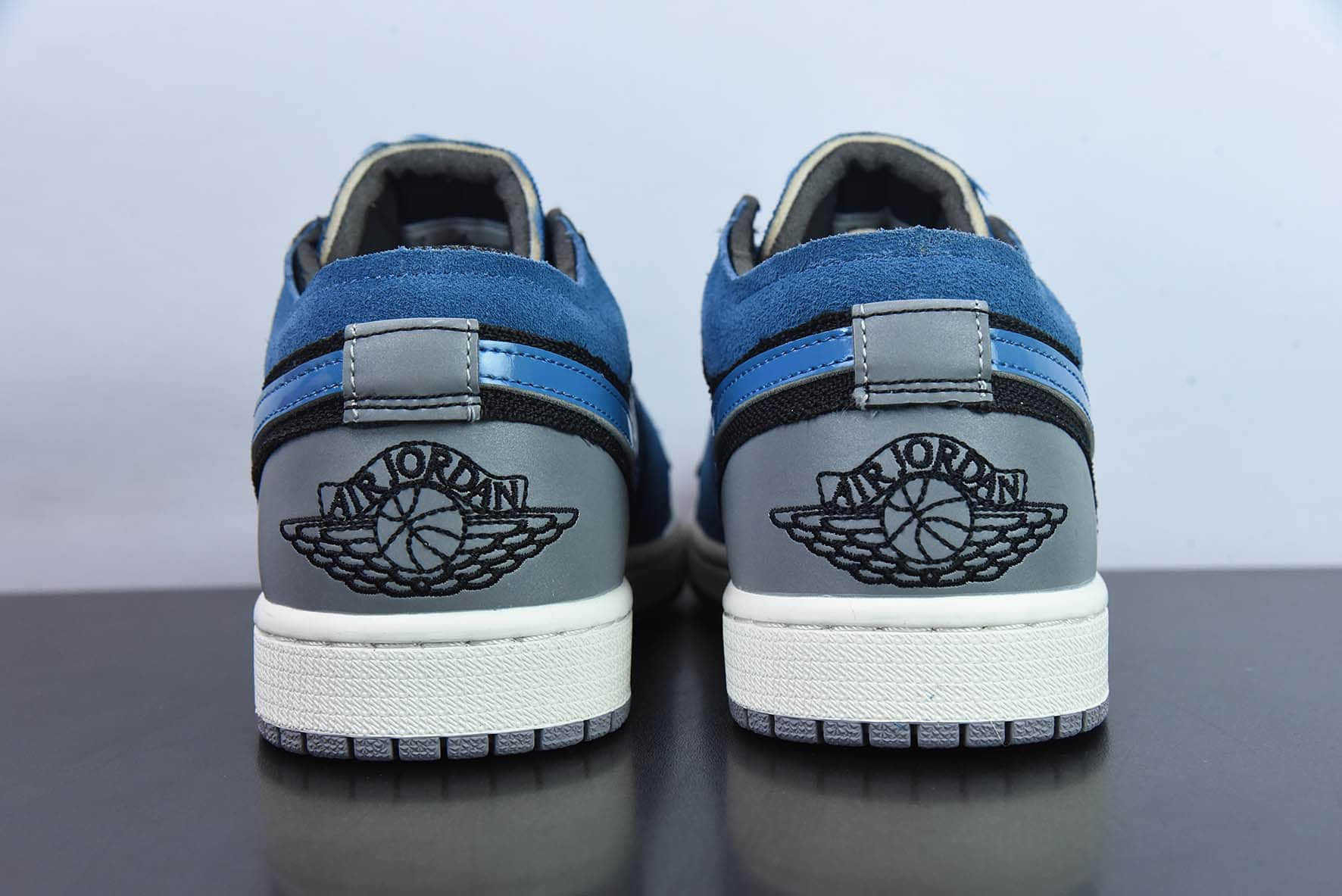乔丹Air Jordan 1 Low AJ1漆皮黑蓝低帮篮球鞋纯原版本 货号：DR8867-400