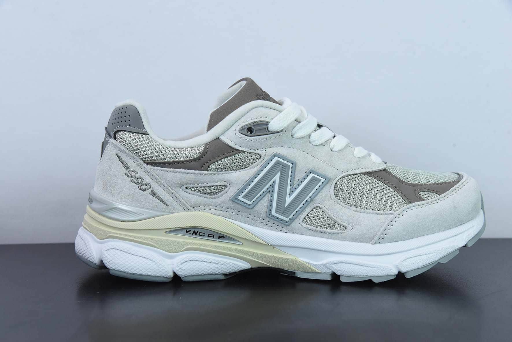 新百伦New Balance YCMC x New Balance Made in USA M990V3 三代系列联名浅灰色低帮美产血统经典复古休闲运动百搭老爹跑步鞋纯原版本 货号：M990SC3