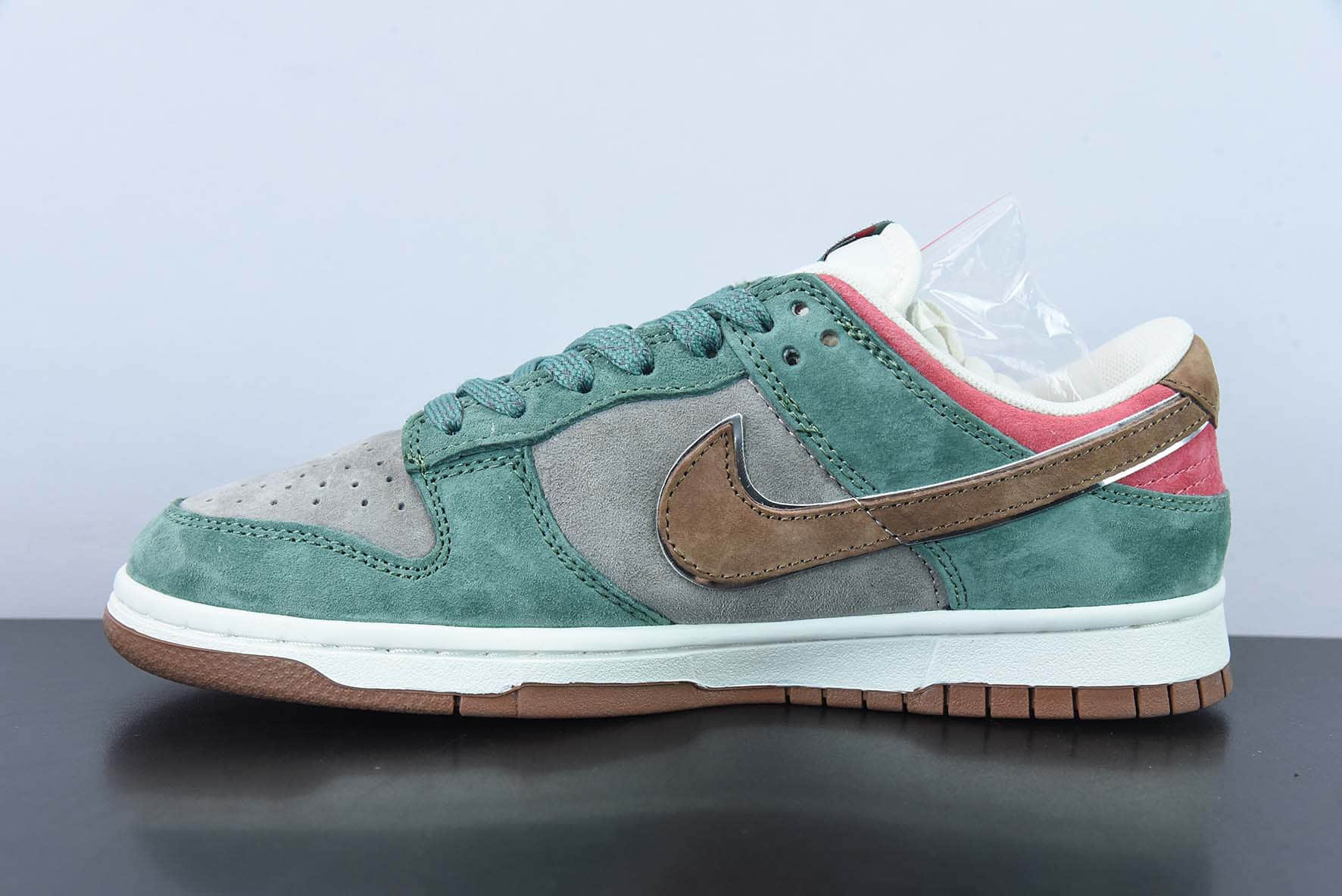 耐克Nike Otomo Katsuhiro x NK SB Dunk Low Steamboy OST 大友克洋联名麂皮黄灰绿SB低帮滑板鞋纯原版本 货号:LF0039-023