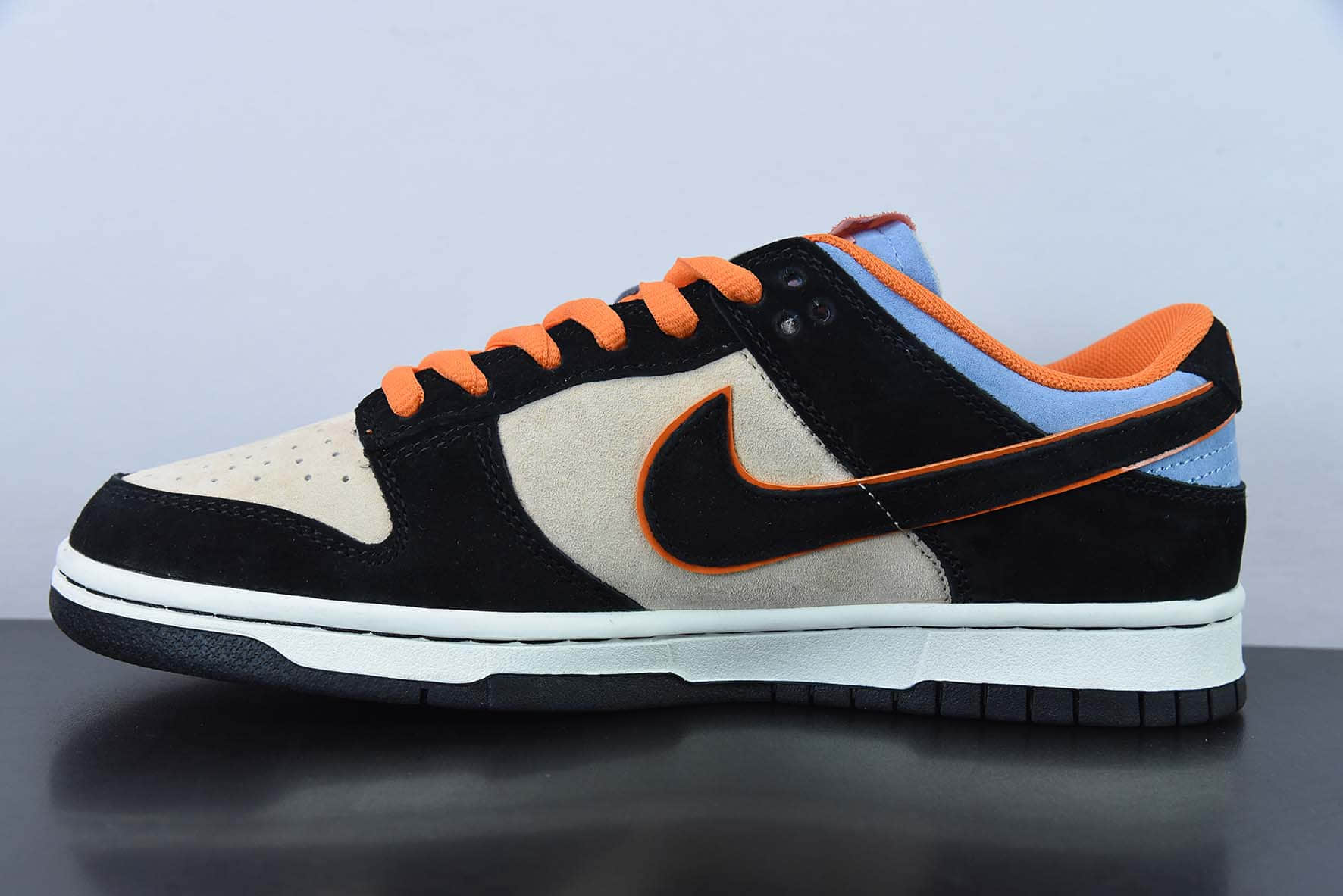 耐克Nike Otomo Katsuhiro x NK SB Dunk Low Steamboy OST 大友克洋联名麂皮黑橙SB低帮滑板鞋纯原版本 货号：LF0039-027