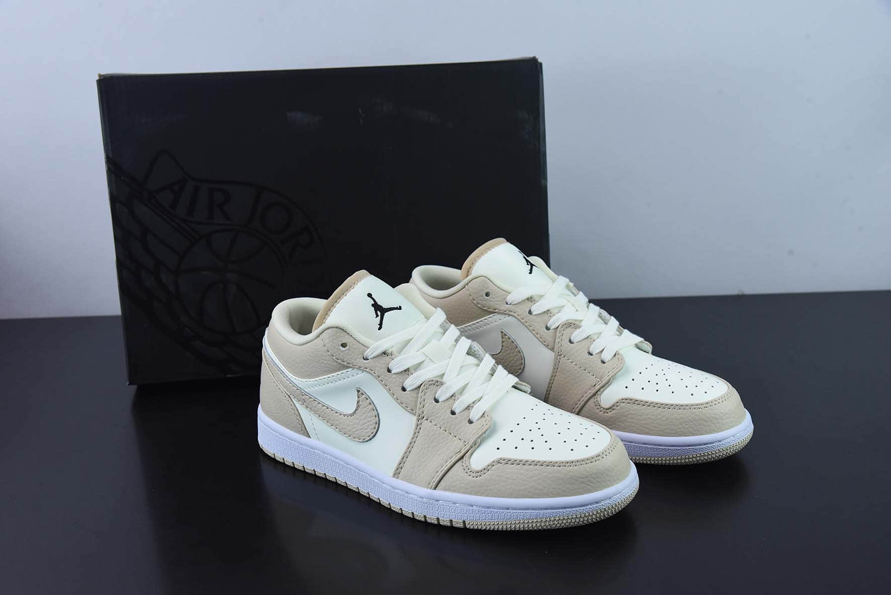 乔丹Air Jordan 1 Low SEHeavy Tan LeatherAJ1“帆白黄卡其低帮篮球鞋纯原版本 货号：FB7168-121