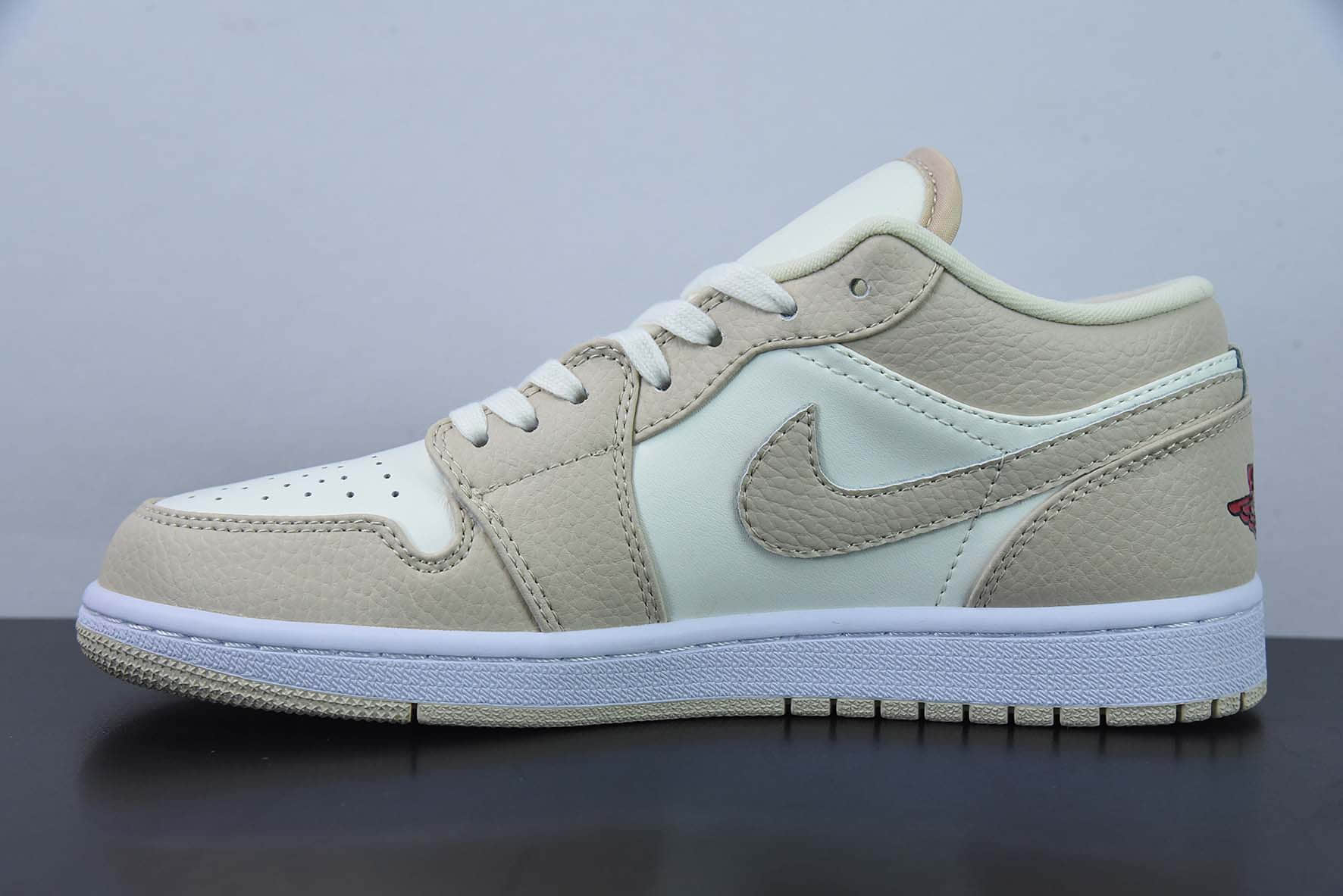 乔丹Air Jordan 1 Low SEHeavy Tan LeatherAJ1“帆白黄卡其低帮篮球鞋纯原版本 货号：FB7168-121