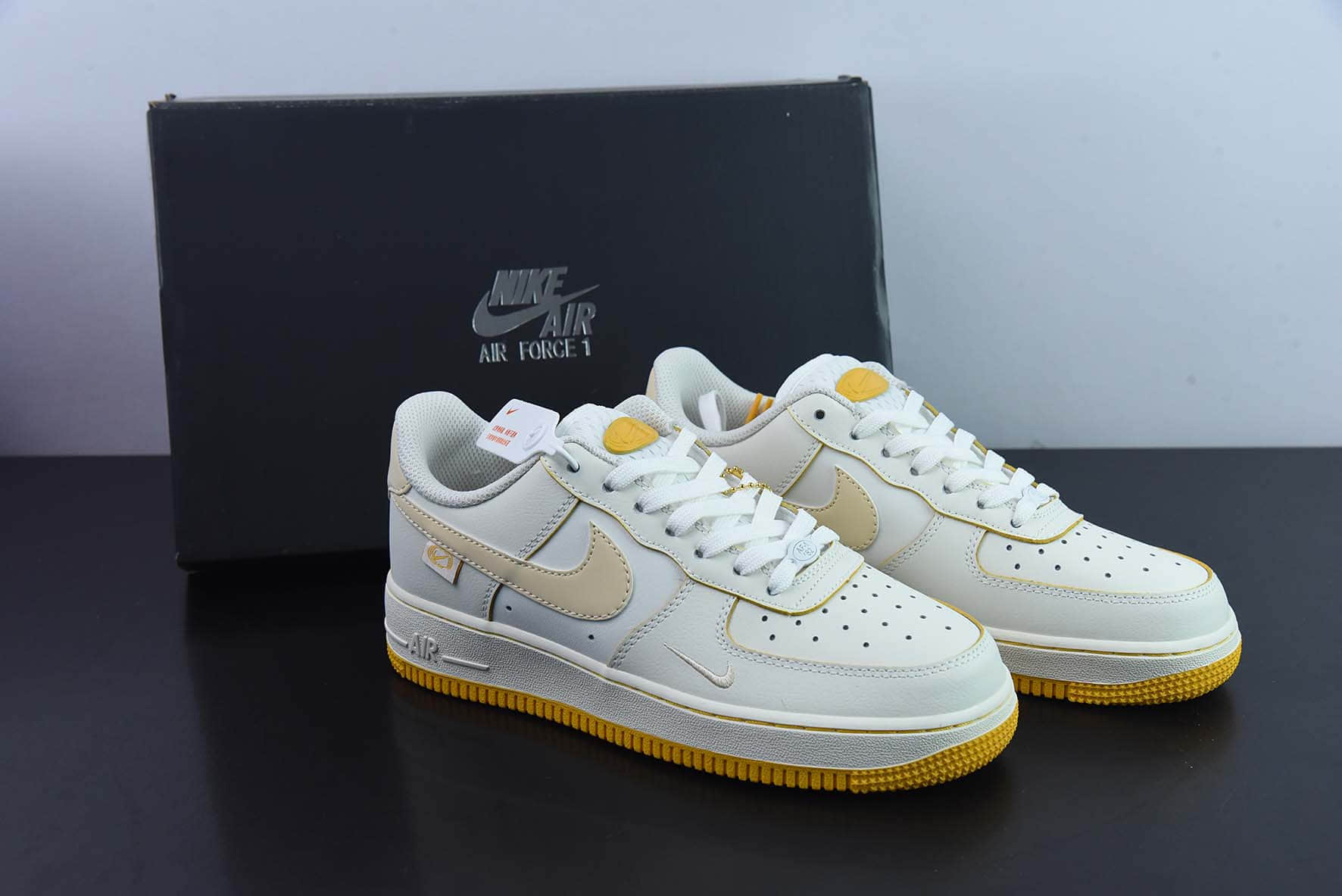 耐克Nike Air Force 1 AF1 米黄刺绣空军一号低帮休闲板鞋纯原版本 货号：FB1839-222