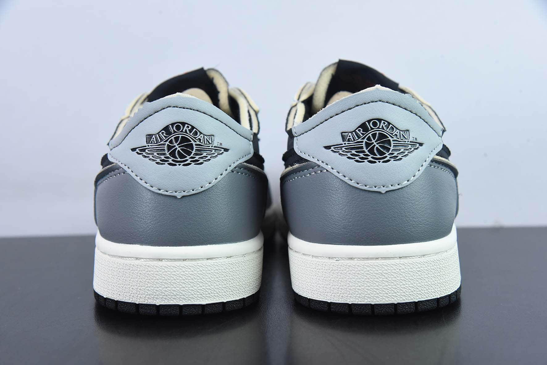 乔丹Air Jordan 1 Retro Low OG EXAJ1乔1黑灰低帮休闲板鞋纯原版本 货号:DV0982-006