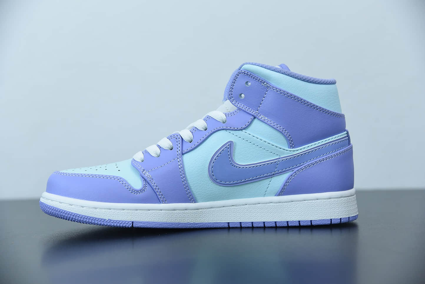 乔丹Air Jordan 1 Mid SE AJ1 乔1紫罗兰中帮女子文化篮球鞋纯原版本 货号:554724-500