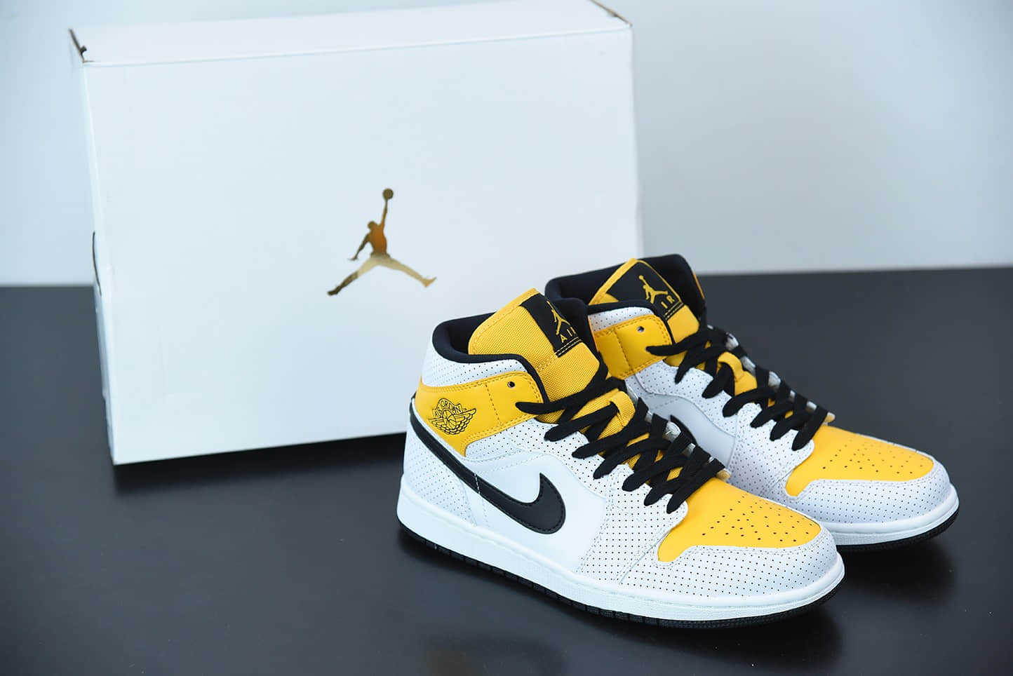 乔丹Air Jordan 1 Mid “Laser Orange”激光黄中帮文化篮球鞋纯原版本 货号：BQ6472-107