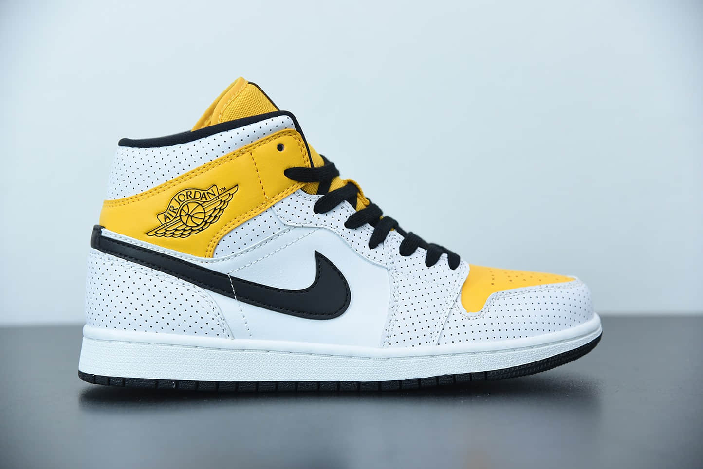 乔丹Air Jordan 1 Mid “Laser Orange”激光黄中帮文化篮球鞋纯原版本 货号：BQ6472-107