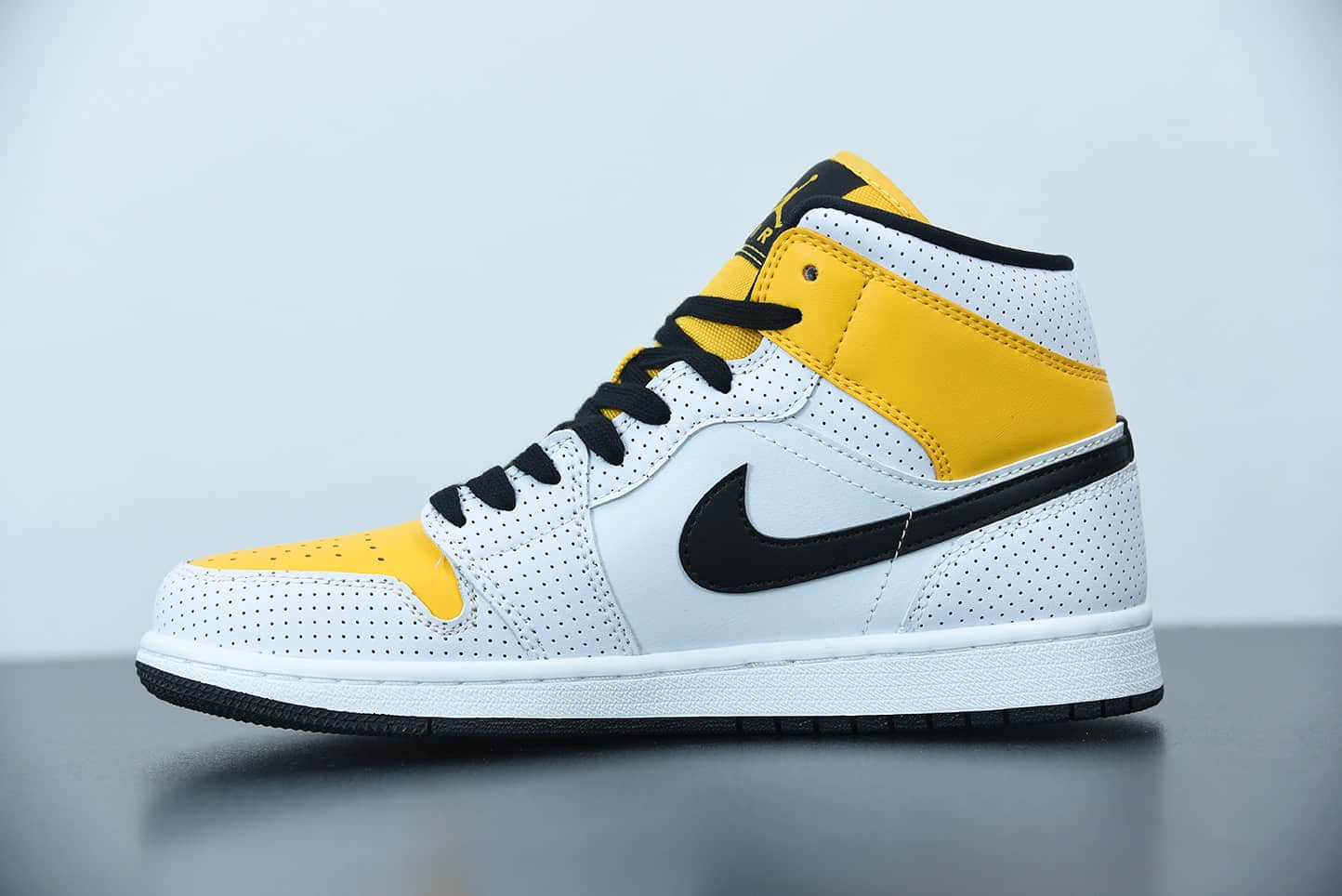 乔丹Air Jordan 1 Mid “Laser Orange”激光黄中帮文化篮球鞋纯原版本 货号：BQ6472-107