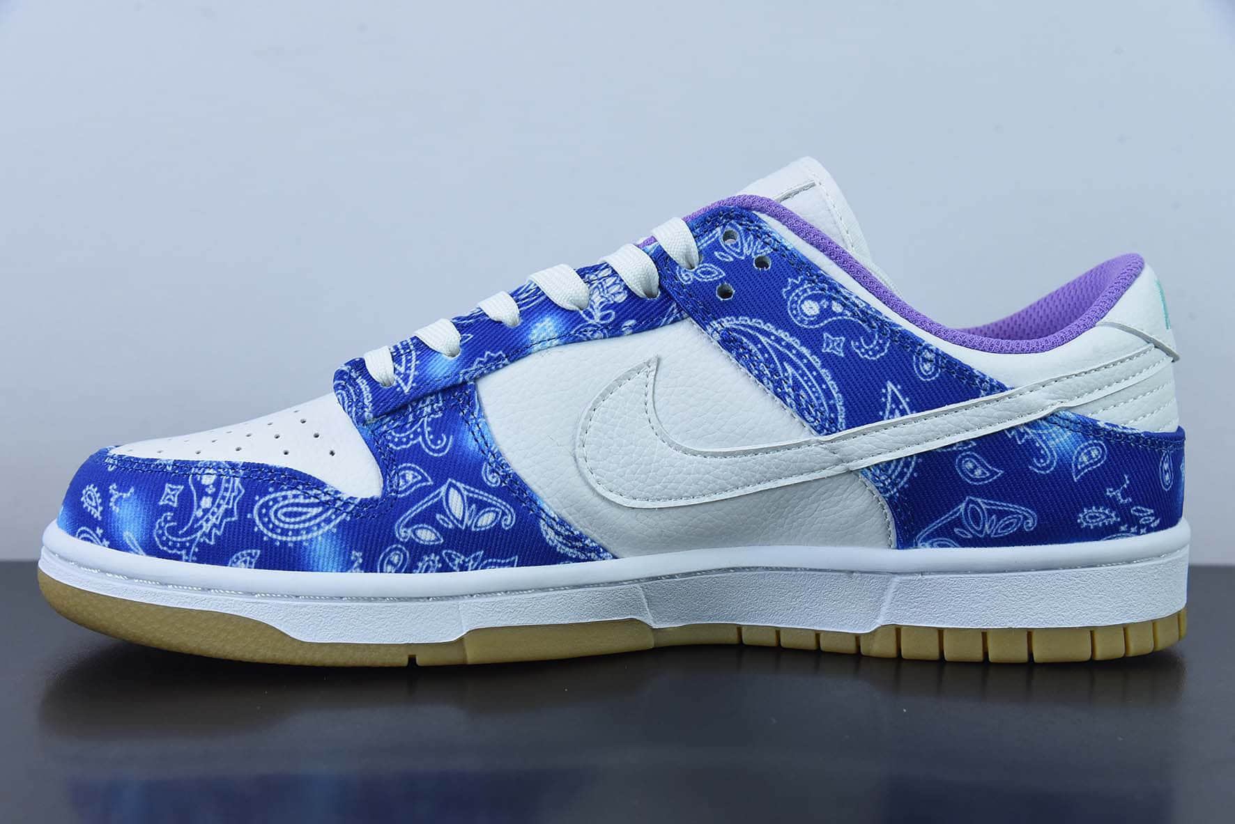 耐克Nike SB Dunk Low Retro SP 专属定制“白浅蓝腰果花SB低帮滑板鞋纯原版本 货号：CT5053-041