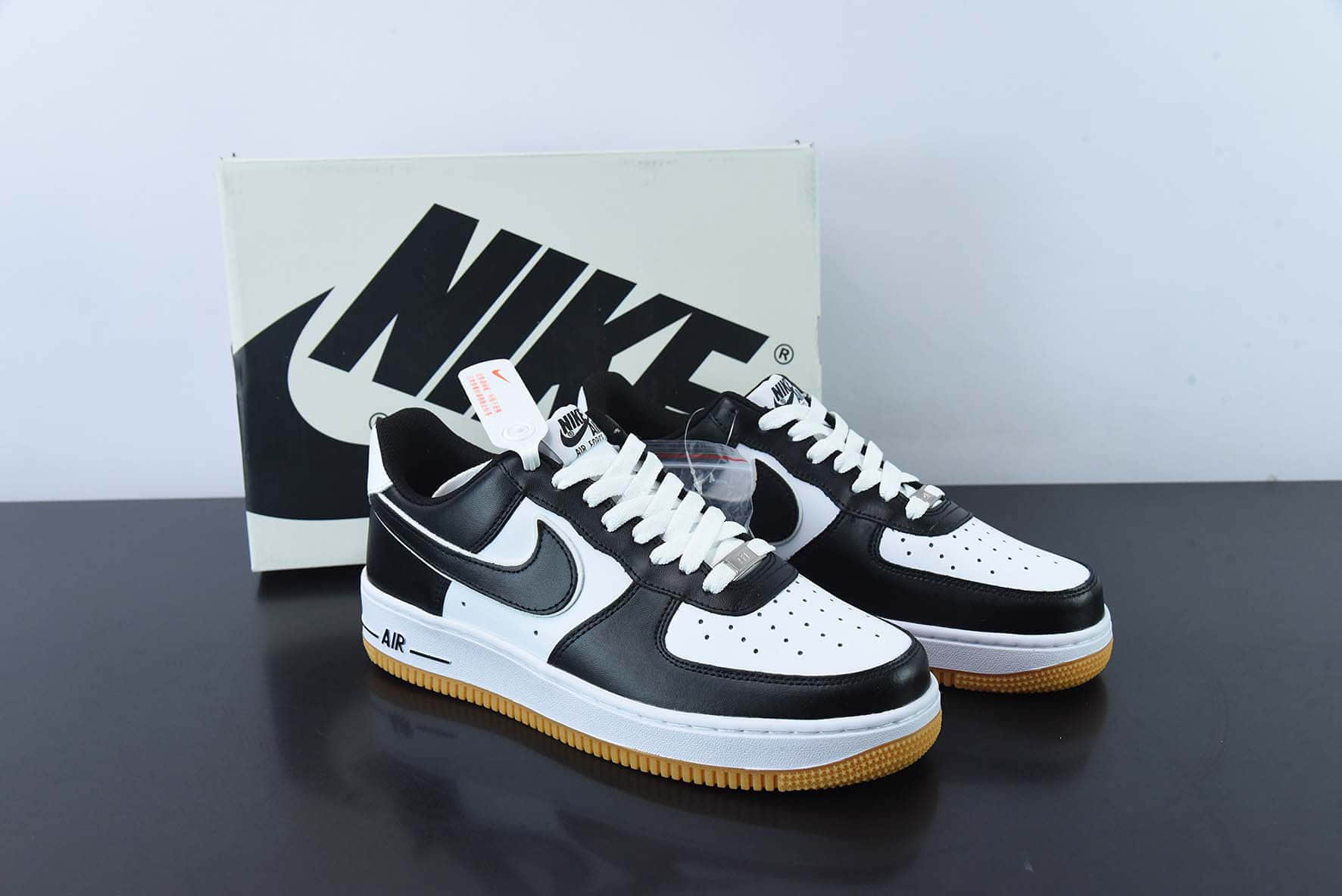耐克Nike Air Force 1 Low '07 “黑白生胶”空军一号低帮休闲板鞋纯原版本 货号:AW2296-002