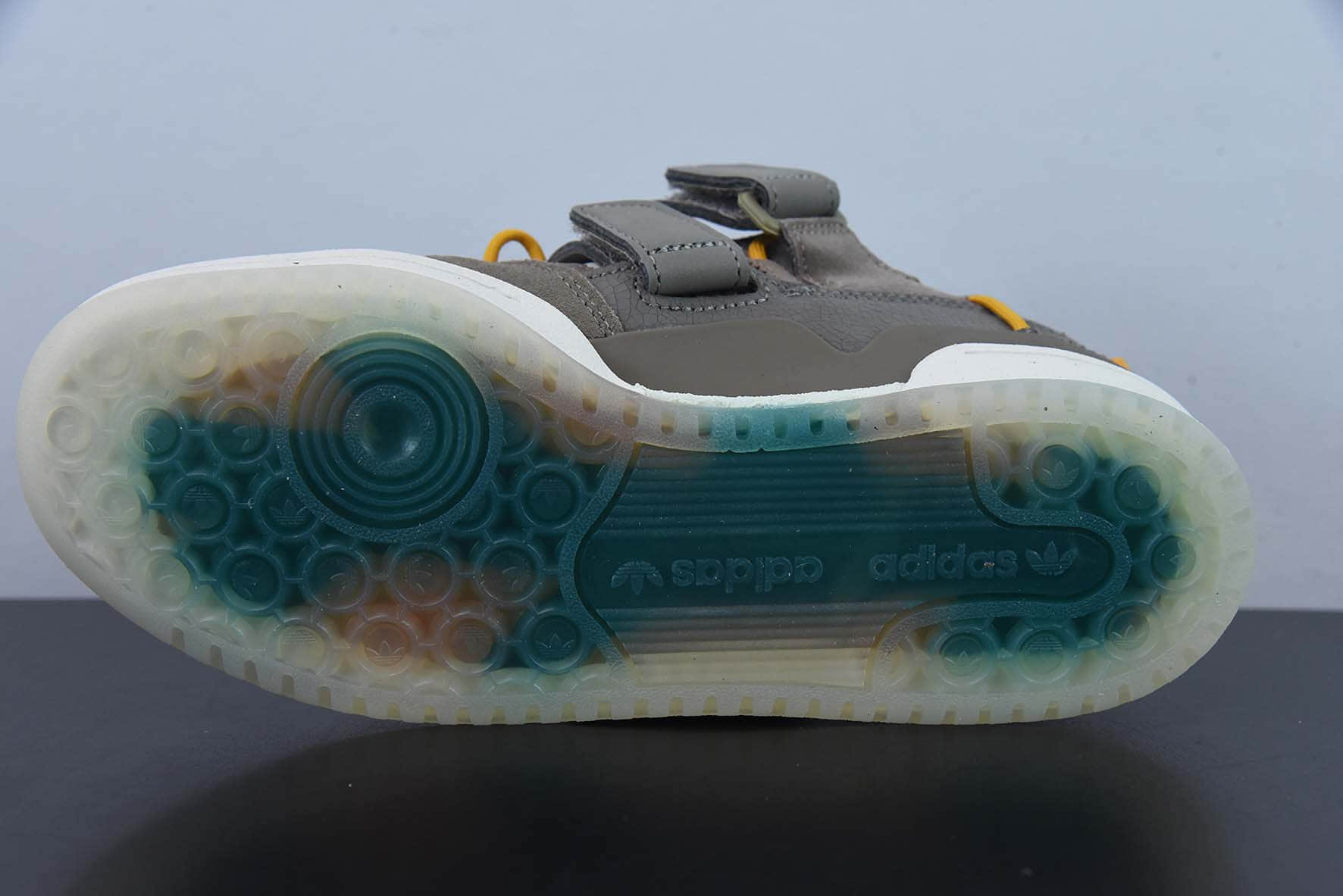 阿迪达斯Adidas Originals Forum 84 Low 罗马系列灰黄魔术贴低帮复古系带百搭休闲运动板鞋纯原版本 货号：GV9223