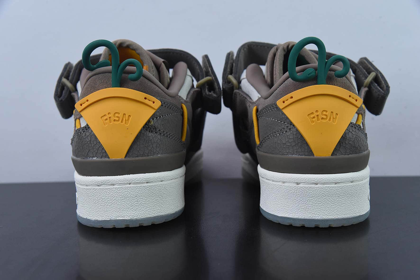 阿迪达斯Adidas Originals Forum 84 Low 罗马系列灰黄魔术贴低帮复古系带百搭休闲运动板鞋纯原版本 货号：GV9223