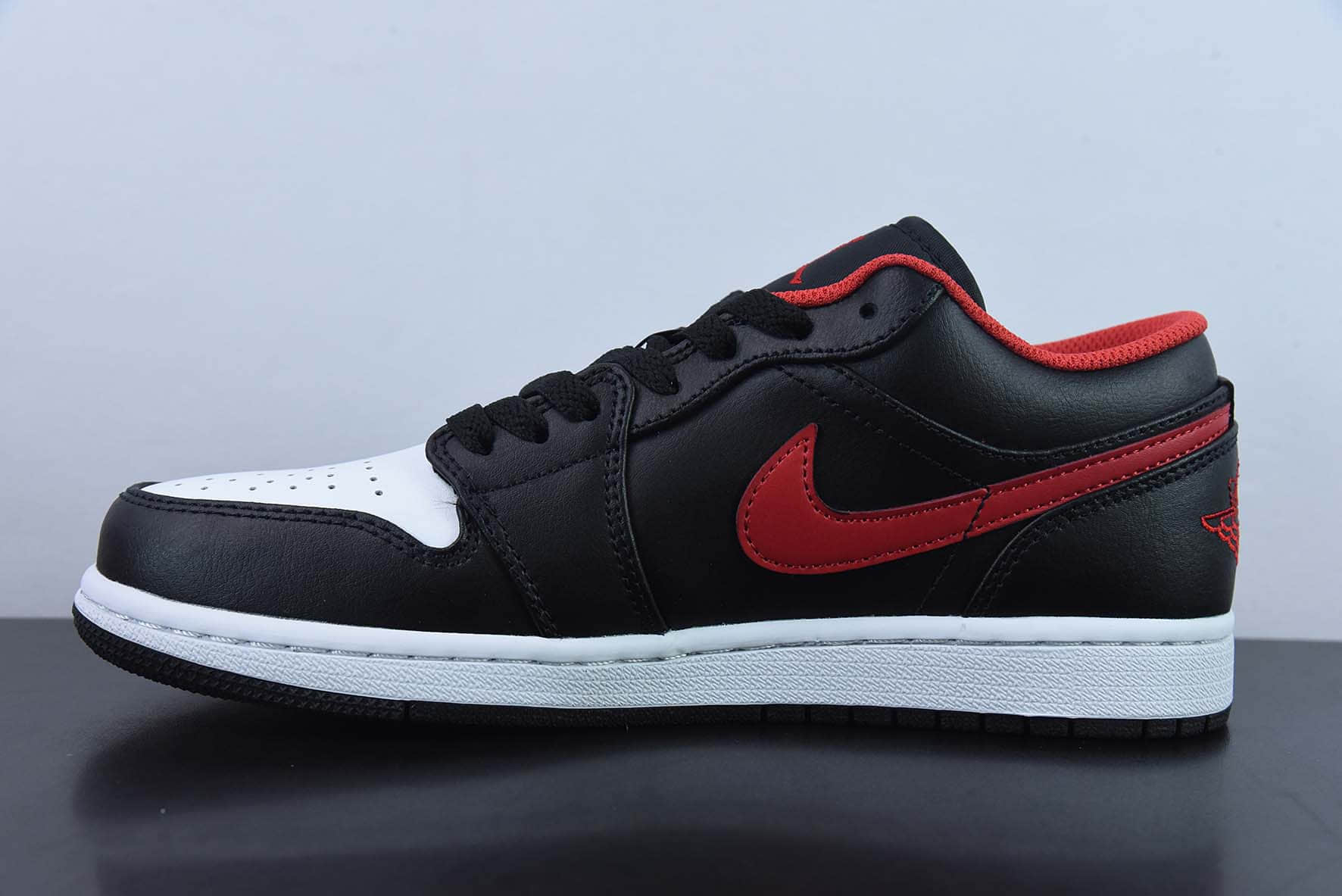 乔丹Air Jordan 1 Low White Toe AJ1 乔1小黑红脚趾低帮篮球鞋纯原版本 货号：553558-063