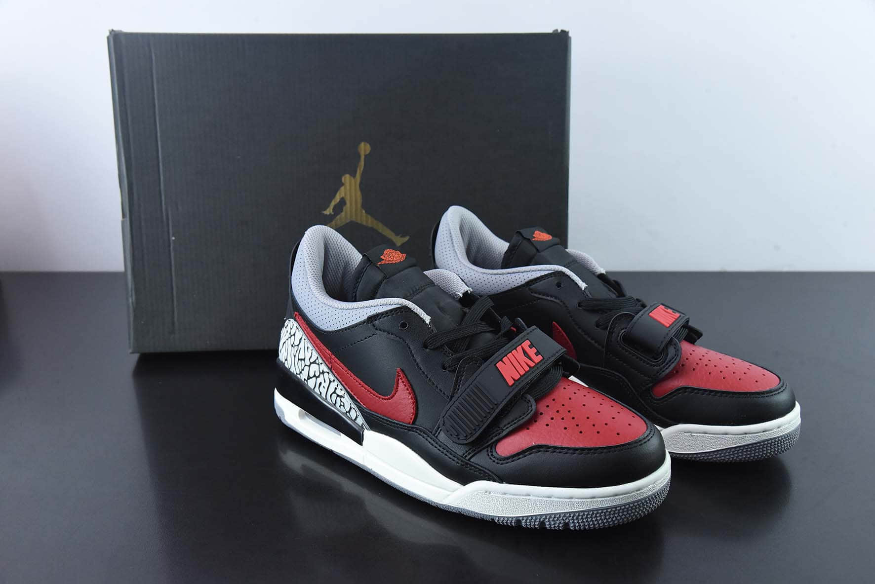 乔丹Air Jordan Legacy AJ312 Low 爆裂黑红低帮魔术贴三合一板鞋纯原版本 货号：CD7069-006