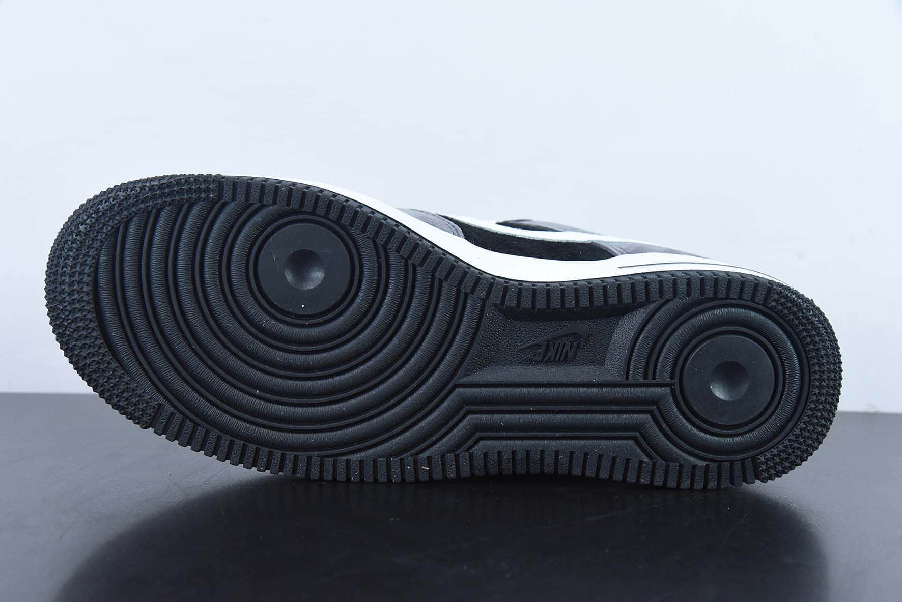 耐克Nike Air Force 1 Low ’07 麂皮黑灰配色空军一号低帮休闲板鞋纯原版本 货号：NT9966-336