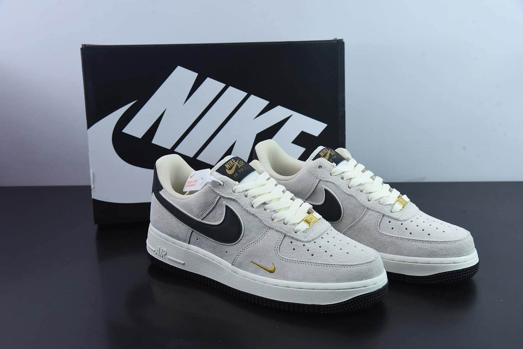耐克Nike Air Force 1 Low ’07 小勾黑麂皮空军一号低帮休闲板鞋纯原版本 货号:KK5636-810