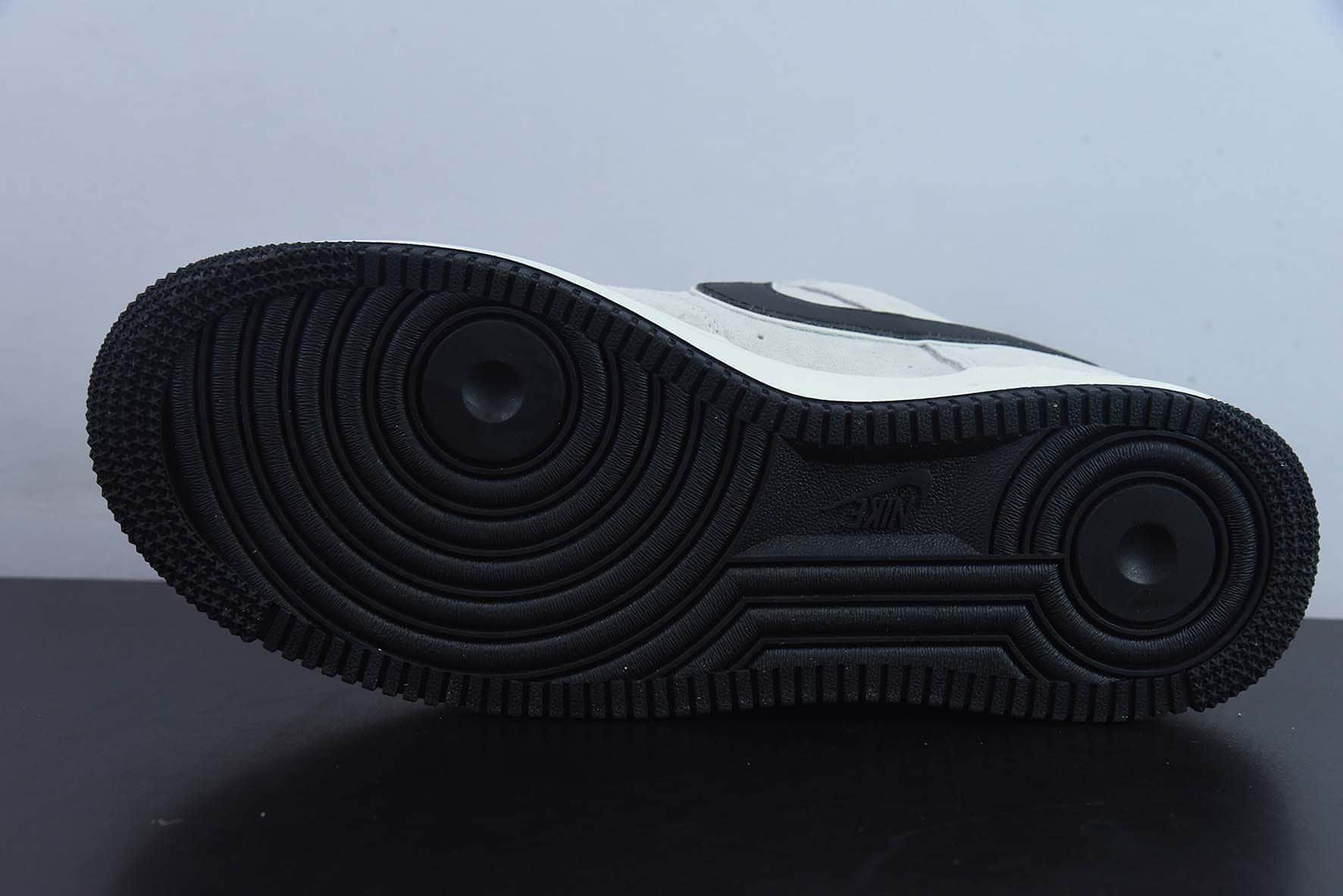 耐克Nike Air Force 1 Low ’07 小勾黑麂皮空军一号低帮休闲板鞋纯原版本 货号:KK5636-810