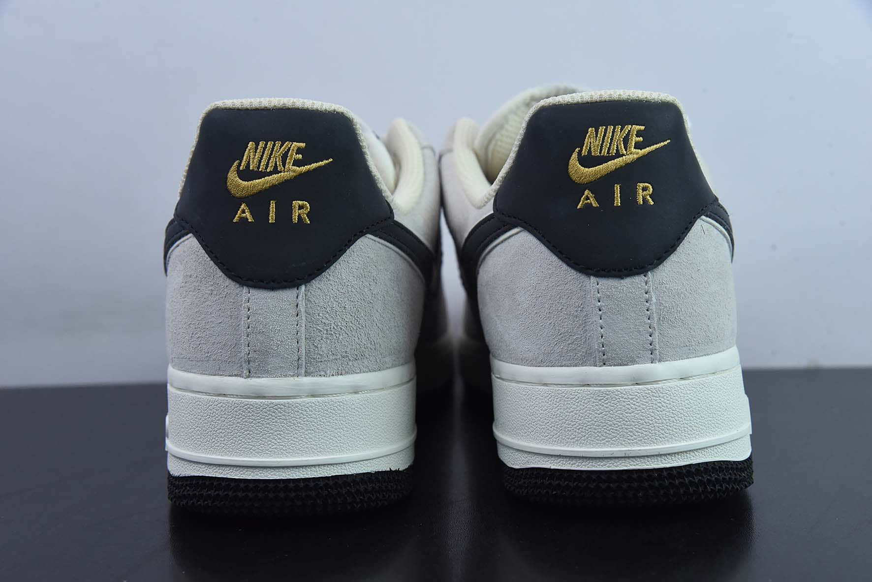 耐克Nike Air Force 1 Low ’07 小勾黑麂皮空军一号低帮休闲板鞋纯原版本 货号:KK5636-810